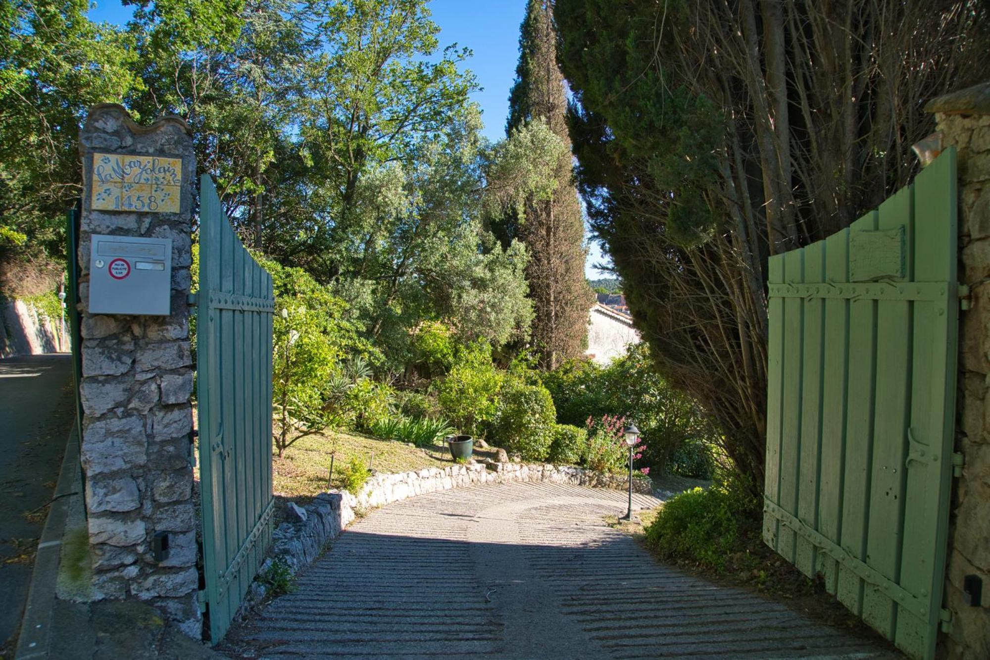 06q - Beautiful Provencal With Swimming Pool Holiday home